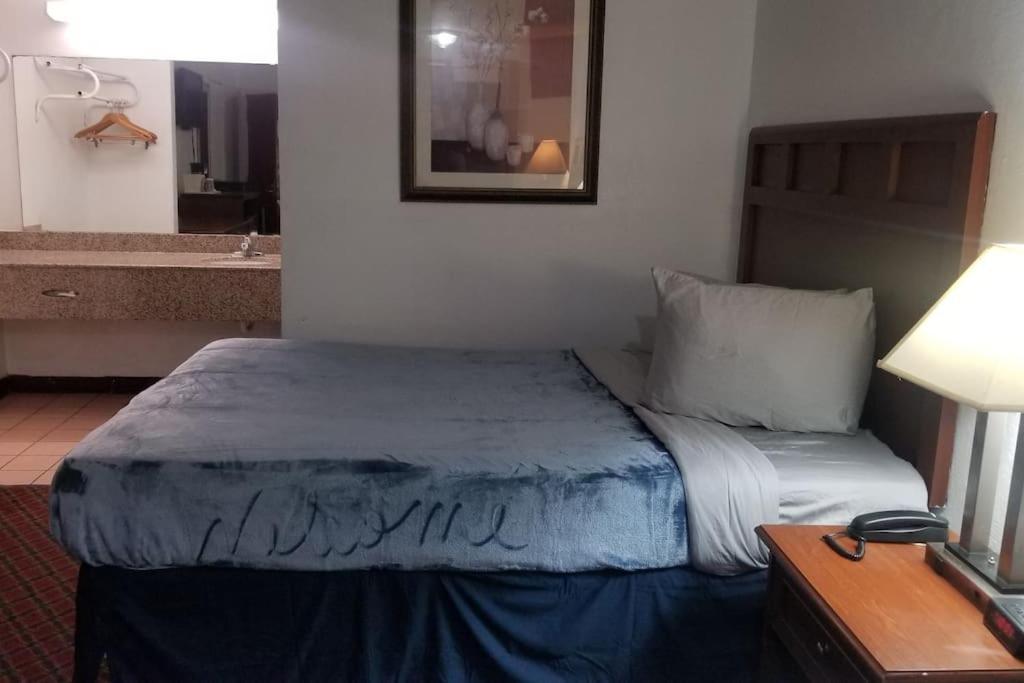 Hotel King Bed Hotel Room 120 Booking Stillwater Zewnętrze zdjęcie